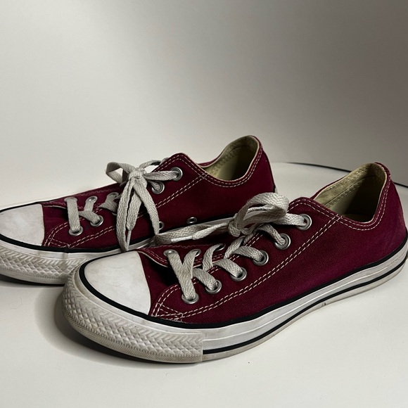 Maroon Converse Chuck Taylor All-Star low M5/W7 - Picture 2 of 4